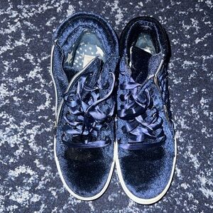 Steve Madden velvet sneakers size 4